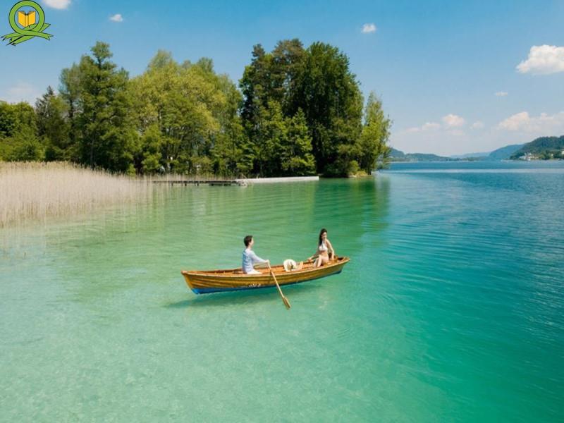نمایی زیبا از دریاچه ورتر زه (wörthersee) در جنوب اتریش
