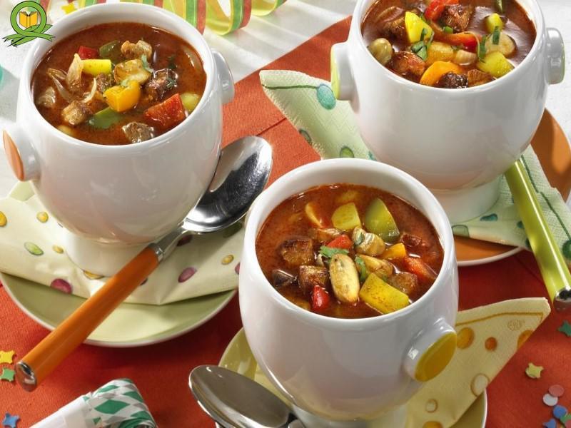 سوپ گولاش از معروف ترین غذاهای اسلواکی